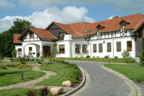 Dworek nad Regą, Gmina Trzebiatów